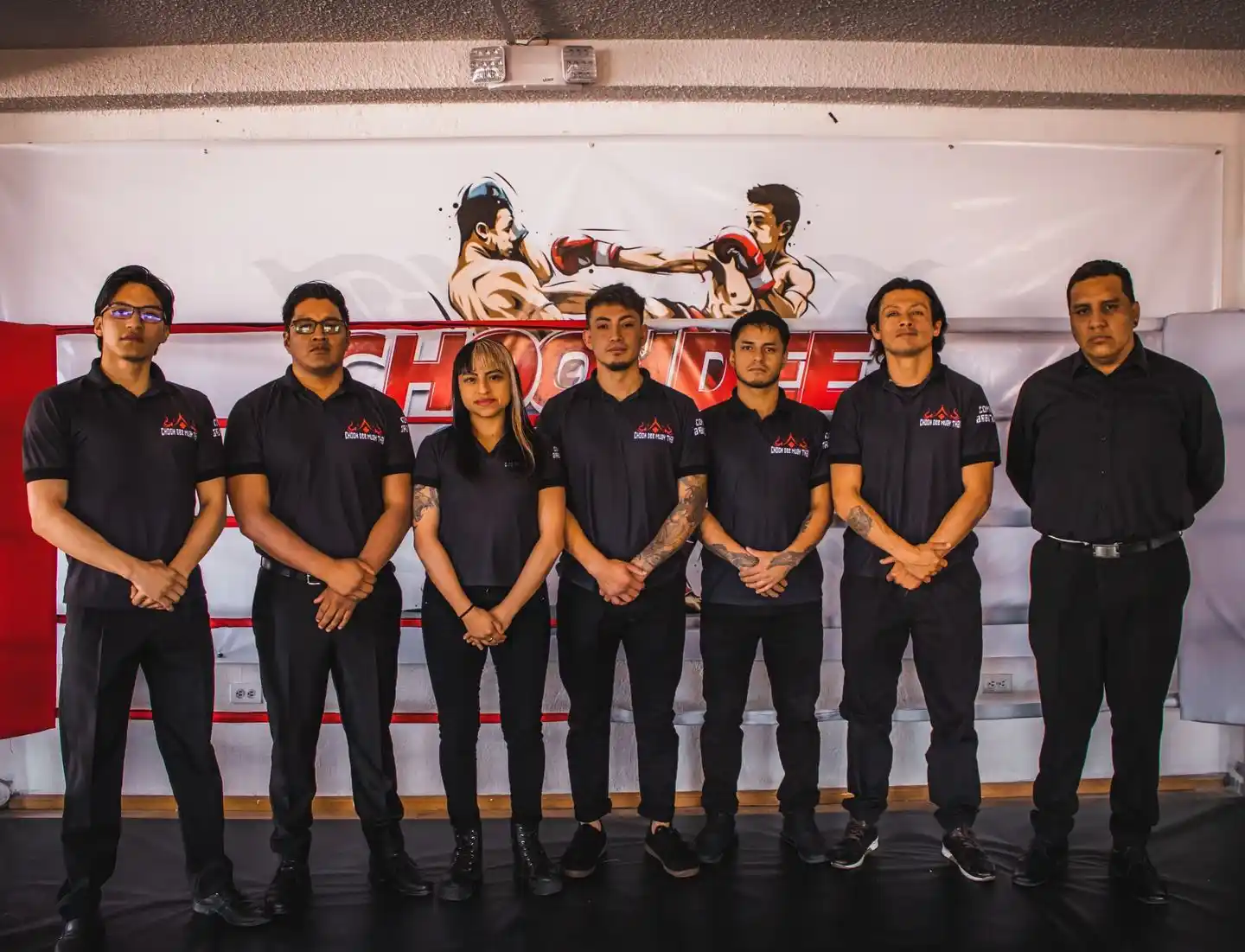 Equipo de Nak Muay Legacy en un evento